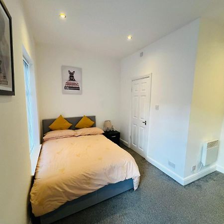 Luxury Double & Single Rooms With En-Suite Private Bathroom In City Centre Stoke On Trent Buitenkant foto