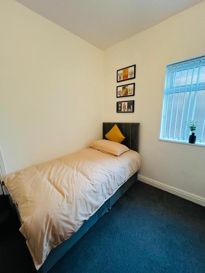 Luxury Double & Single Rooms With En-Suite Private Bathroom In City Centre Stoke On Trent Buitenkant foto