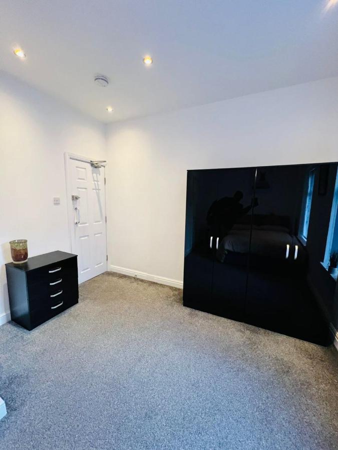 Luxury Double & Single Rooms With En-Suite Private Bathroom In City Centre Stoke On Trent Buitenkant foto
