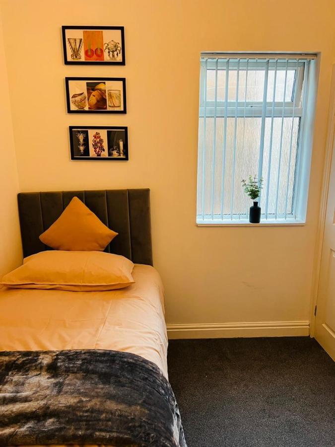 Luxury Double & Single Rooms With En-Suite Private Bathroom In City Centre Stoke On Trent Buitenkant foto