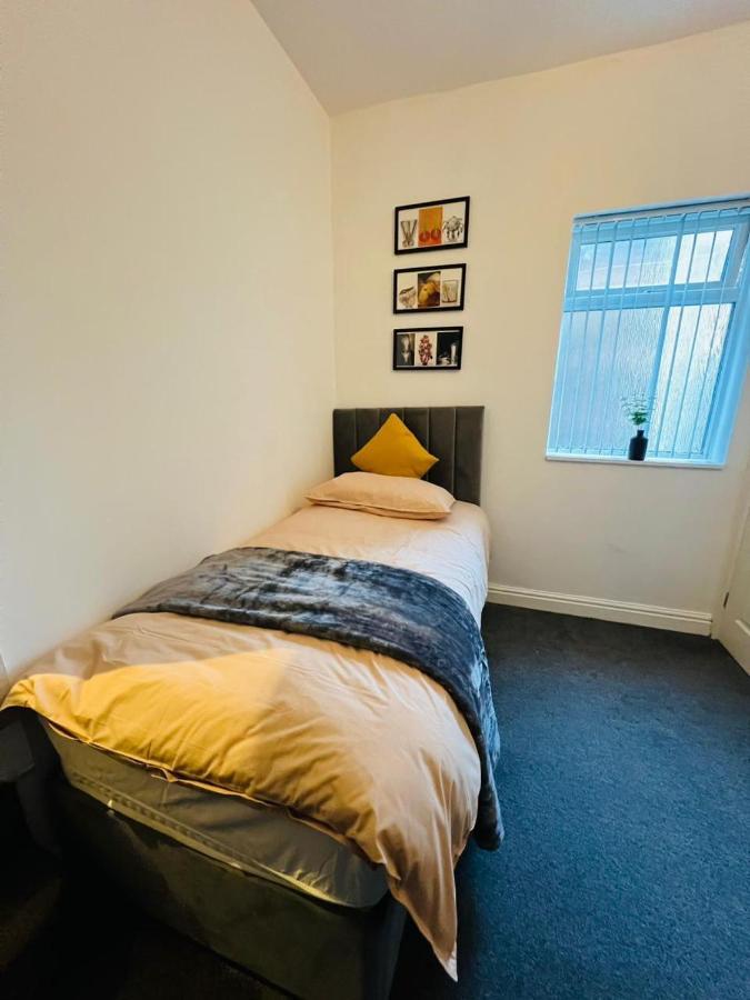 Luxury Double & Single Rooms With En-Suite Private Bathroom In City Centre Stoke On Trent Buitenkant foto
